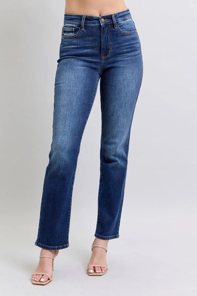 Front view of Judy Blue Full Size Washed Straight Leg Jeans with Pockets.