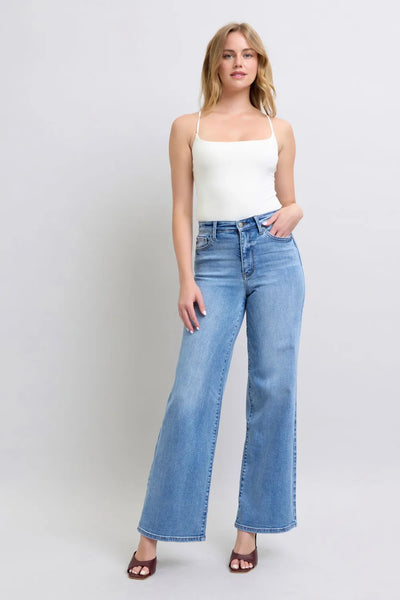 Side view showcasing the fit of Judy Blue Full Size Wide Leg Jeans with Pockets.